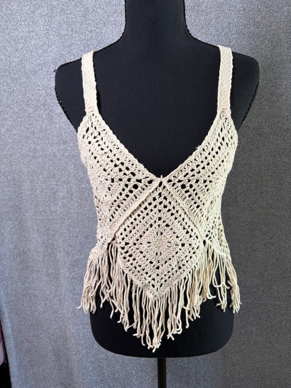 Pinky Y2K Crochet Fringe Handkerchief Boho Tank Top M